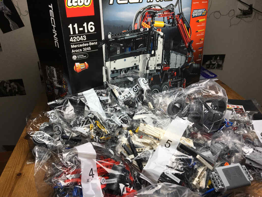 Lego 42043 - Umbau - Brick-Family.de