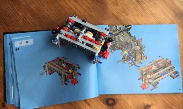 Lego technic 42043 Abstützung und Mechanik