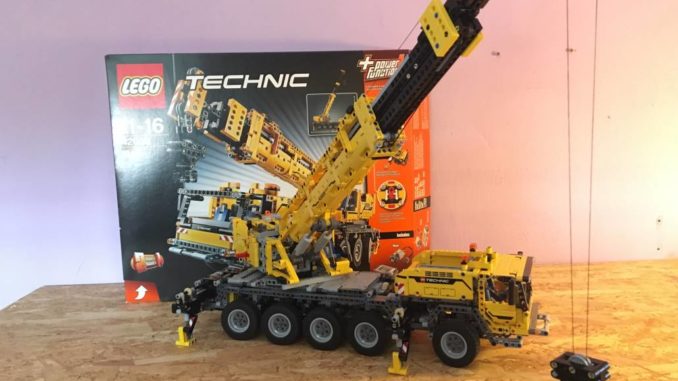 Lego Technic 42009 - Mobiler Schwerlastkran by brick-family.de